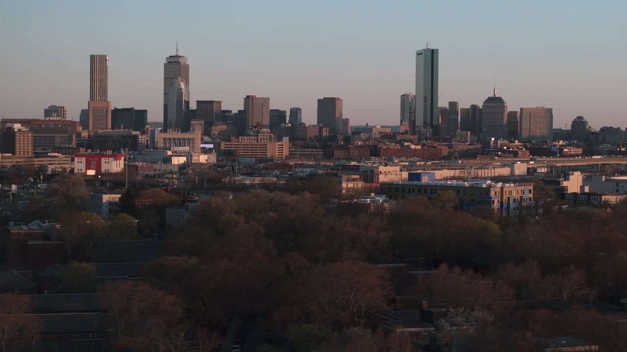 Veduta aerea di Boston all'alba. Scattata in una mattina di primavera.