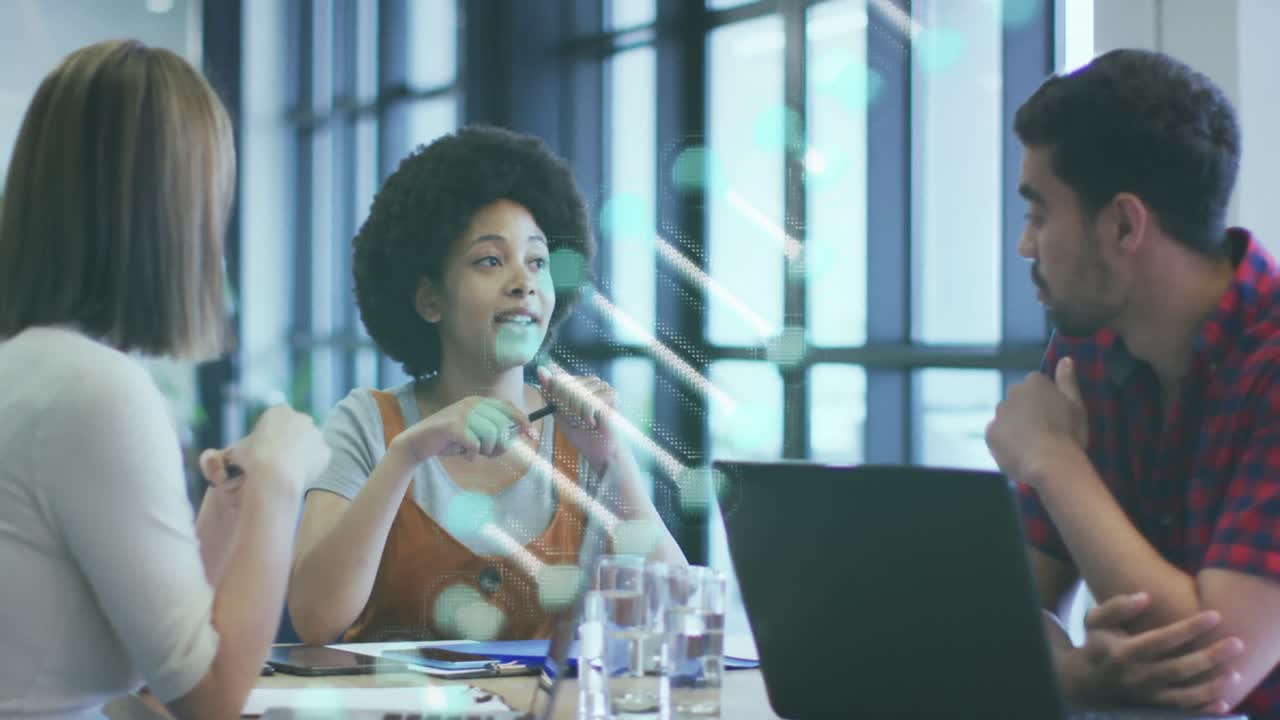 animación de la cadena de adn girando sobre diversas personas de negocios en la oficina