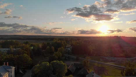 tobogán de drones en vecpiebalga al atardecer