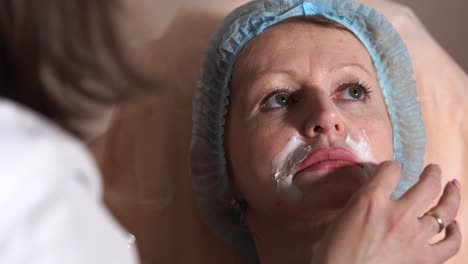 sesión de tratamiento facial