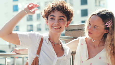 two women friends enjoying the city