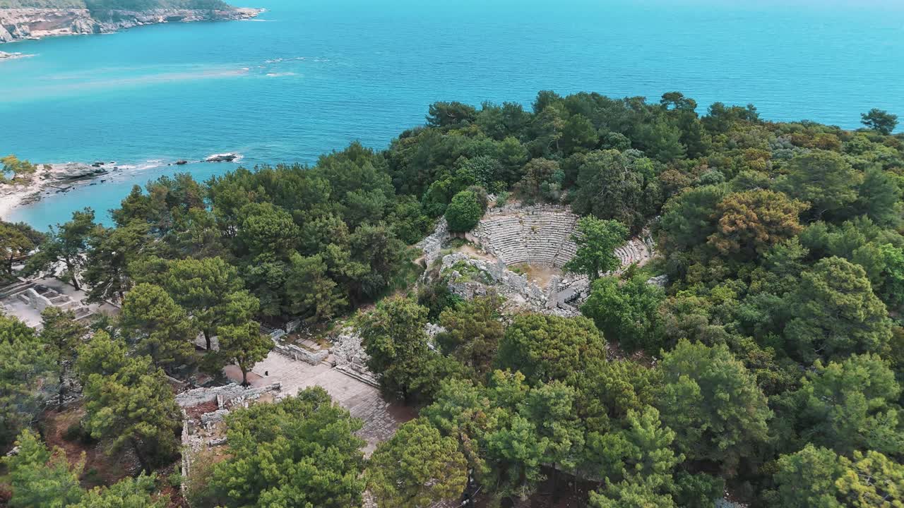 phaselis o faselis fue una ciudad griega y romana en la costa de la antigua licia.