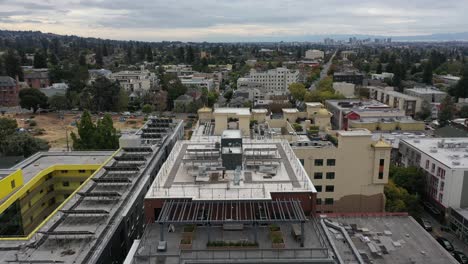 Vista-Aérea-De-Las-Calles-De-Berkeley-California