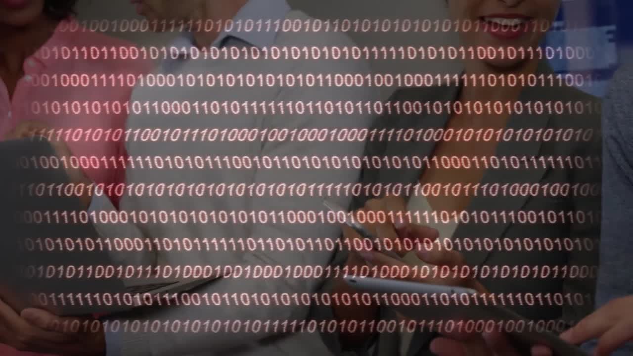 animación del procesamiento de datos sobre diversas personas de negocios en la oficina