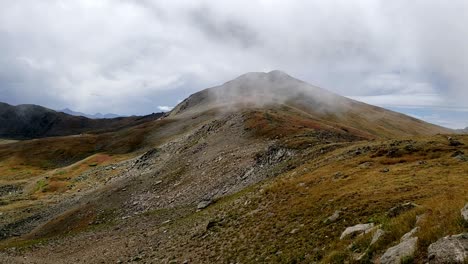 Clouds-moving-over-mountain-pass-in-Colorado