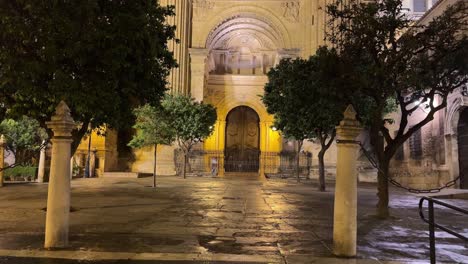 entrada a la catedral de málaga iglesia católica romana andalucía españa