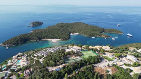syvota, pueblo costero, balneario e islas en epiro, grecia continental