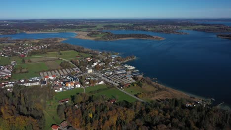 Vista-Panorámica-De-La-Ciudad-Portuaria-De-Chimsee-En-Baviera,-Alemania