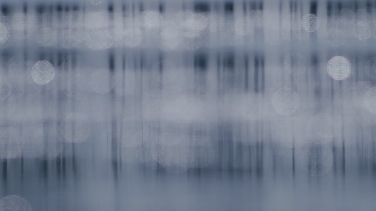 추상적인 흐릿한 물 반사 패닝 뷰