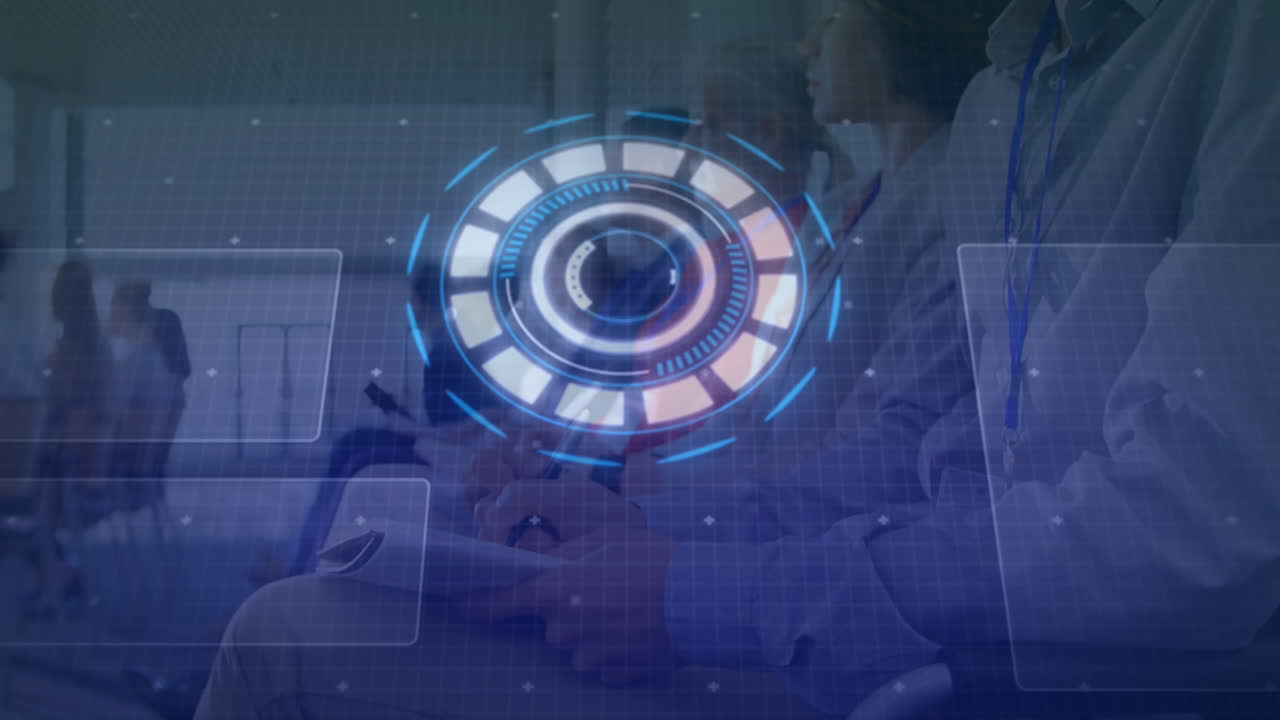 animación del procesamiento de datos financieros sobre diversas personas de negocios en la conferencia.