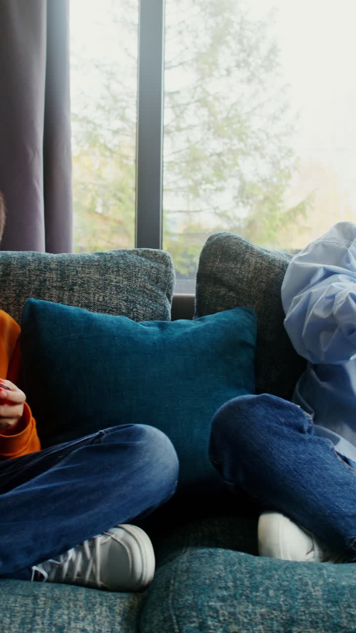 비디오 게임을 하는 사람들