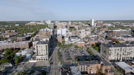 Downtown-Ann-Arbor,-Michigan-with-drone-video-medium-shot-moving-left-to-right