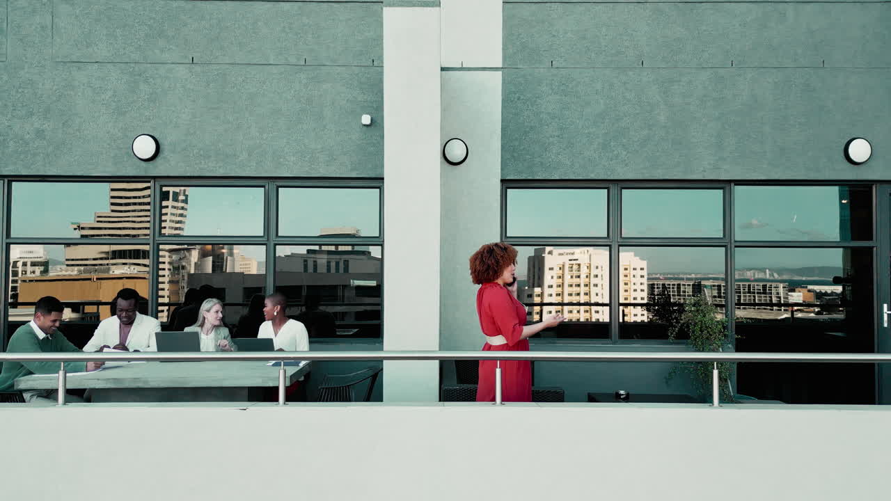 donna d'affari, telefonata