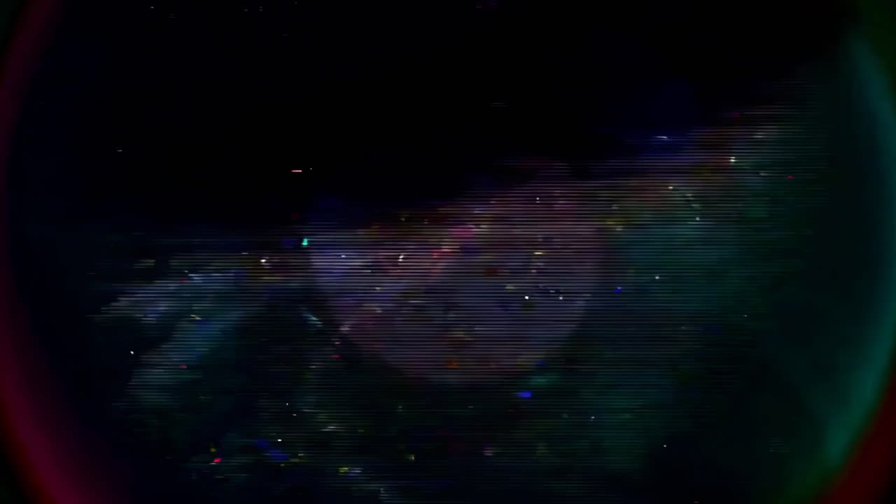 Video astratto con effetto glitch, che mostra un pianeta da una prospettiva dal basso.