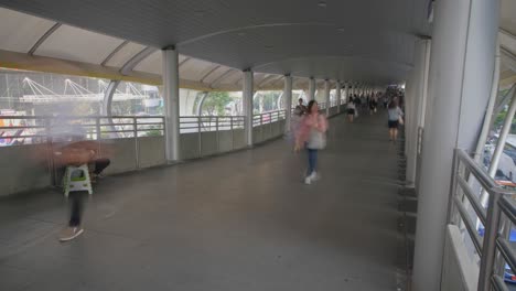 Commuters-on-Bridge-in-Bangkok-Timelapse