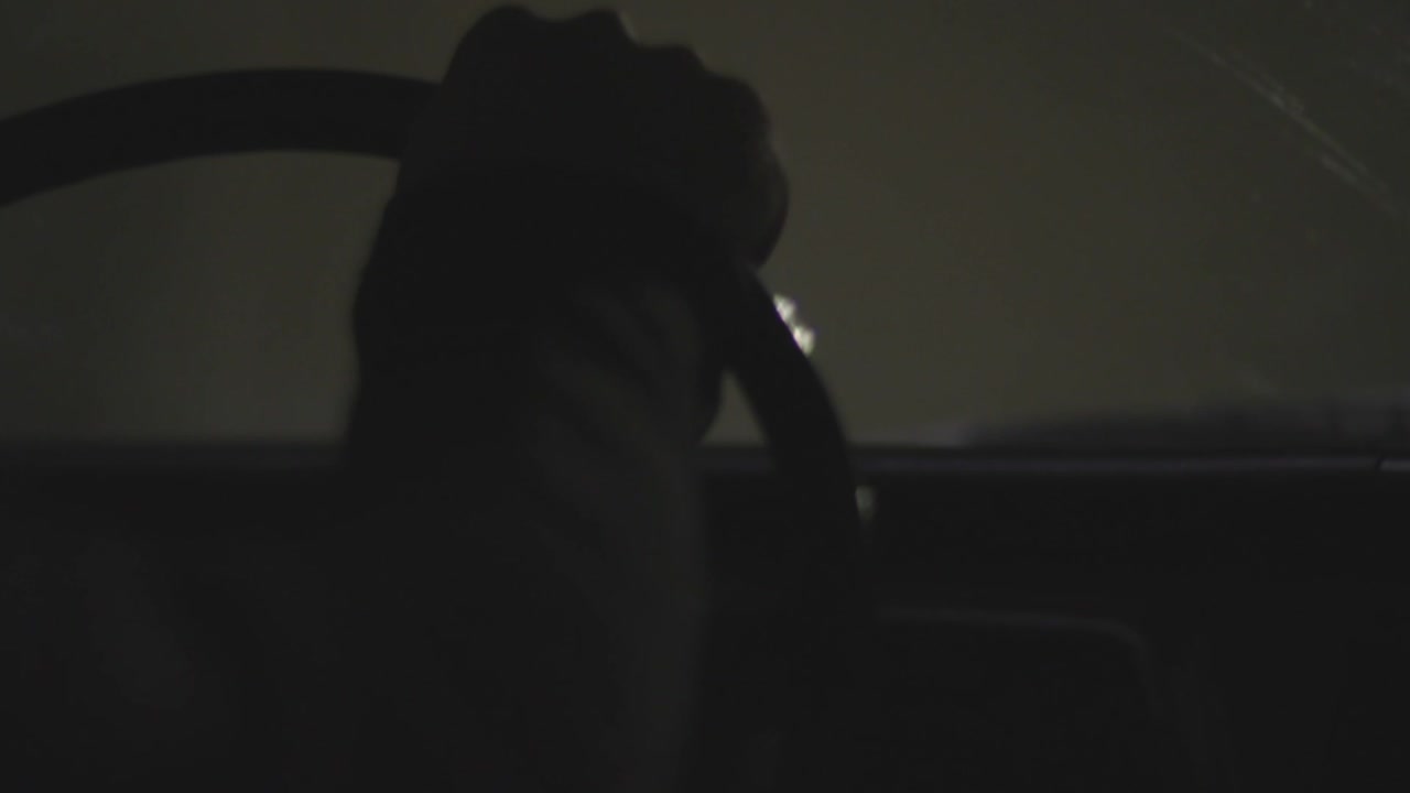 escena nocturna con la gente