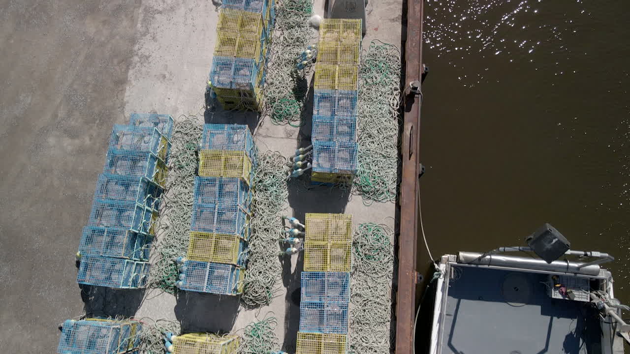 muelle de pesca de langosta en percé, québec, canadá
