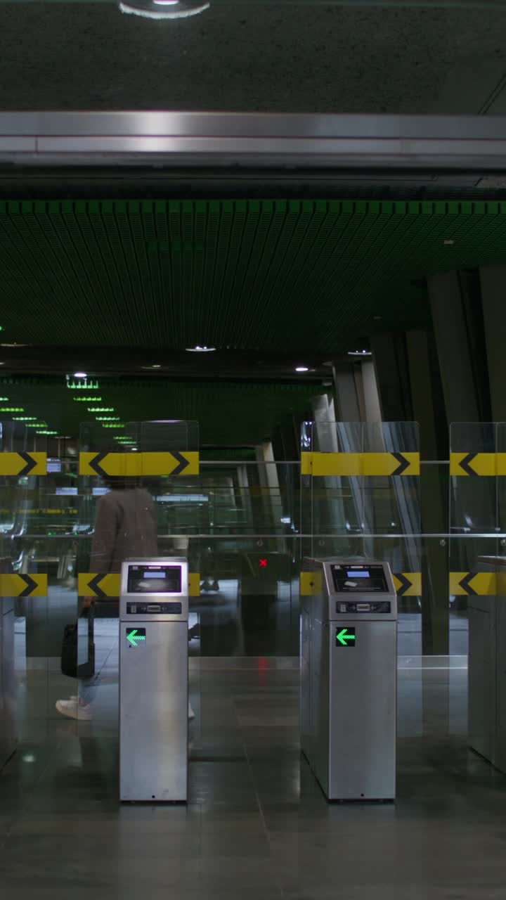 entrada de la estación de metro