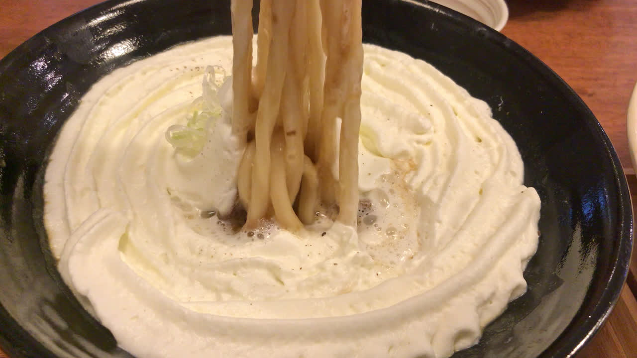 매쉬포토토를 얹은 카레우동 라면