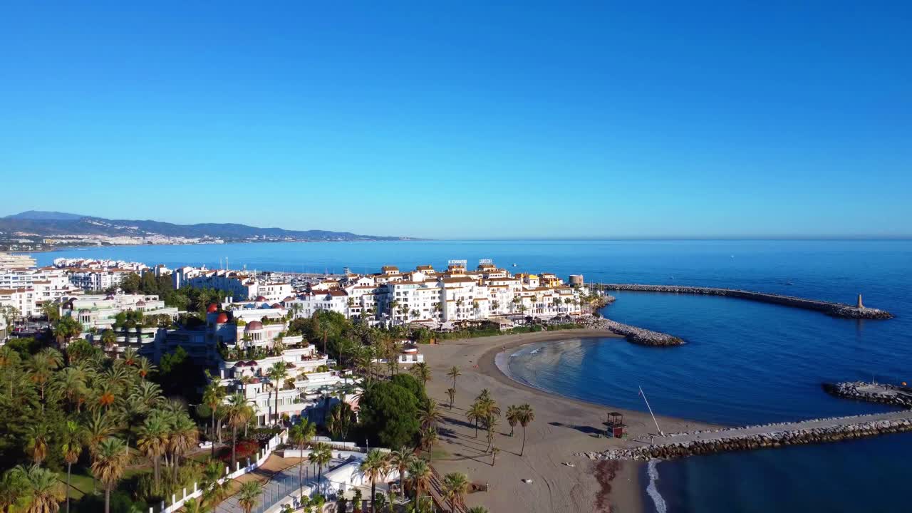 Marbella - Beach - Straight