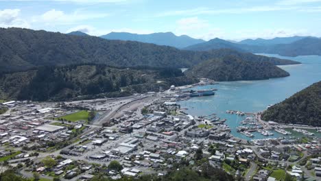 picton, picturesque town with getaway harbour of south island