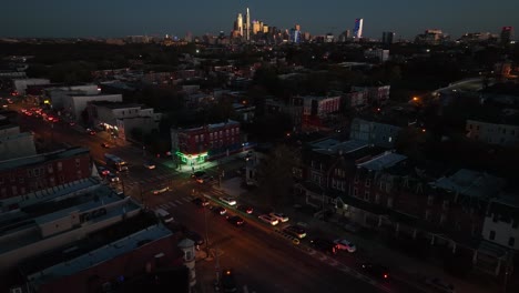 horizonte de la ciudad americana en la noche