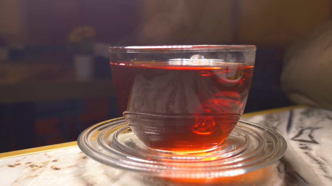 뜨거운 차 한 잔