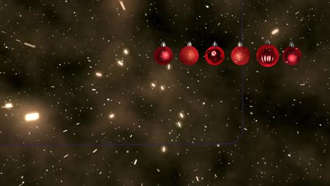 Schnee-Fällt-über-Rote-Kugeln-Und-überreicht-Dekorationen-Vor-Gelben-Lichtspuren-Auf-Schwarzem-Hintergrund