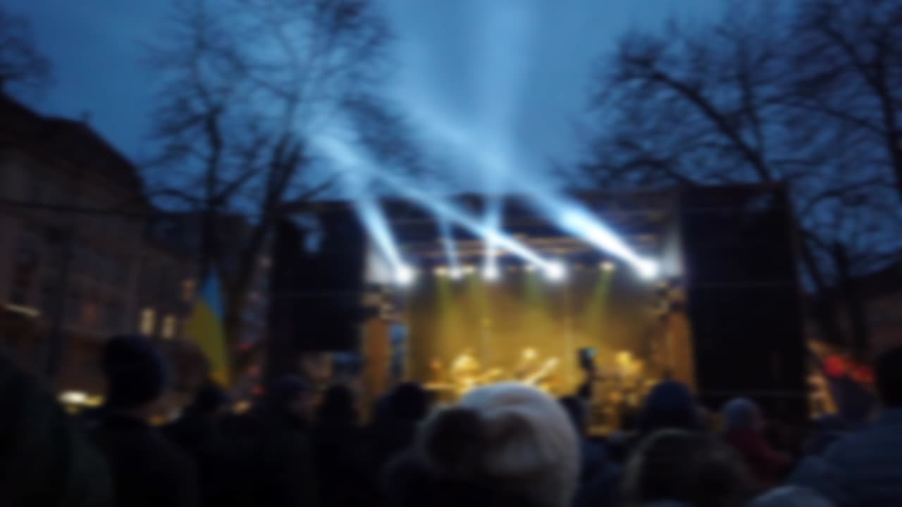 Optagelse af koncerten på scenen. Uskarpt.
