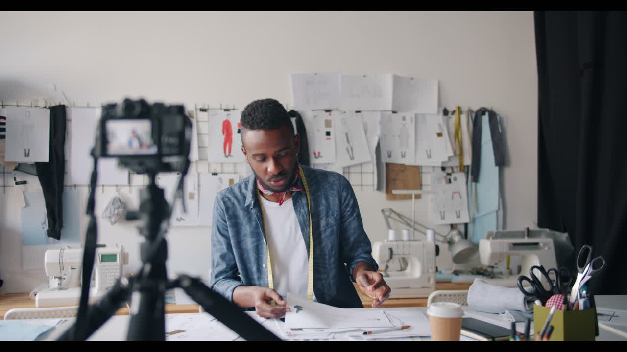 Tutorial online di uno stilista di moda