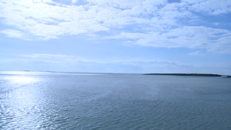 Una-Toma-Aérea-Sobre-Una-Laguna-Del-Caribe