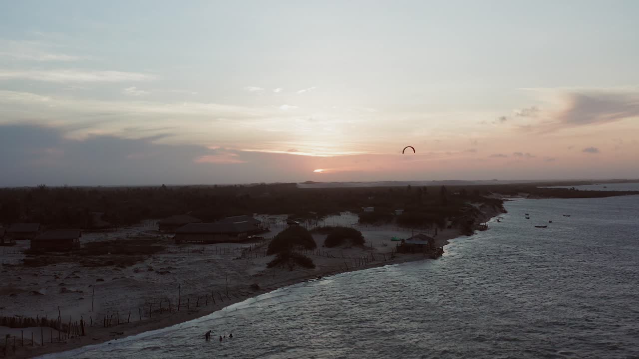 공중: 브라질 북부 아틴 석호의 카이트서퍼들