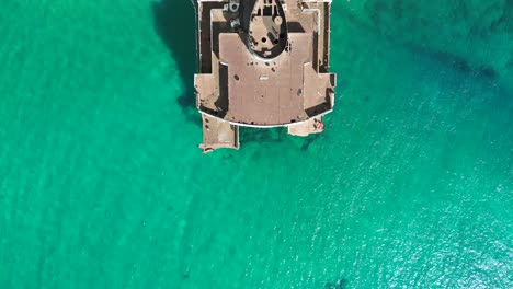 hermosa vista aérea vuelo encallado en arrecife naufragio en playa arenal lanzarote islas canarias, día soleado españa 2023