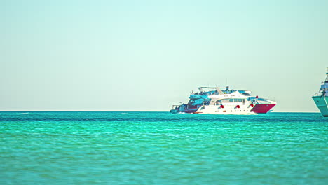 Timelapse-of-marine-traffic-in-the-stunning-blue-ocean