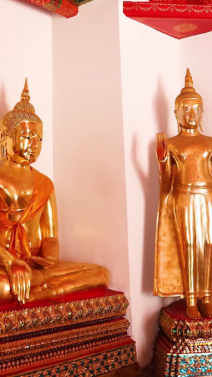 las estatuas de buda en wat pho, bangkok, tailandia