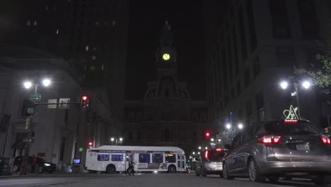 lapso de tiempo de la calle ancha de filadelfia - ayuntamiento en segundo plano