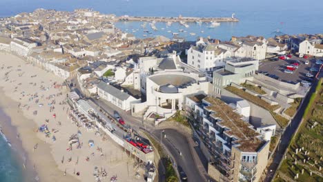 Vista-Aérea-Sobre-La-Playa-De-Prothmeor-Y-St-Ives