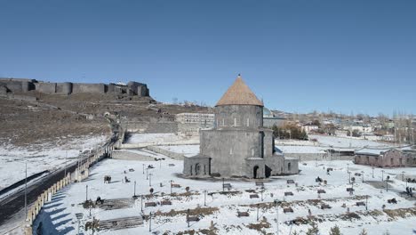 vista aérea de la catedral de kars en turquía