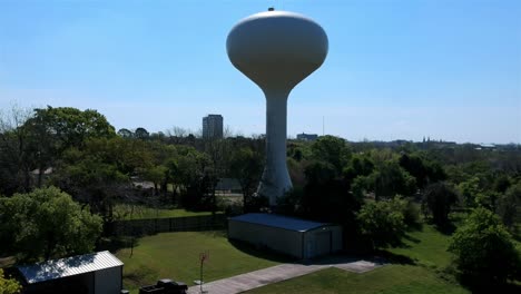 Una-Torre-De-Agua-En-Texas