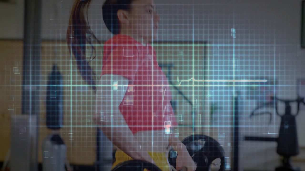 Gripping barbell and hinging hips, woman extending into standing, HUD overlay guiding lift form
