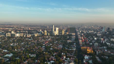 Beautiful-Cityscape-of-Mexico-City-at-Calm-Sunset,-Copy-Space-in-Sky