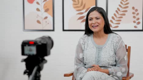 Mujer-India-Sonriendo