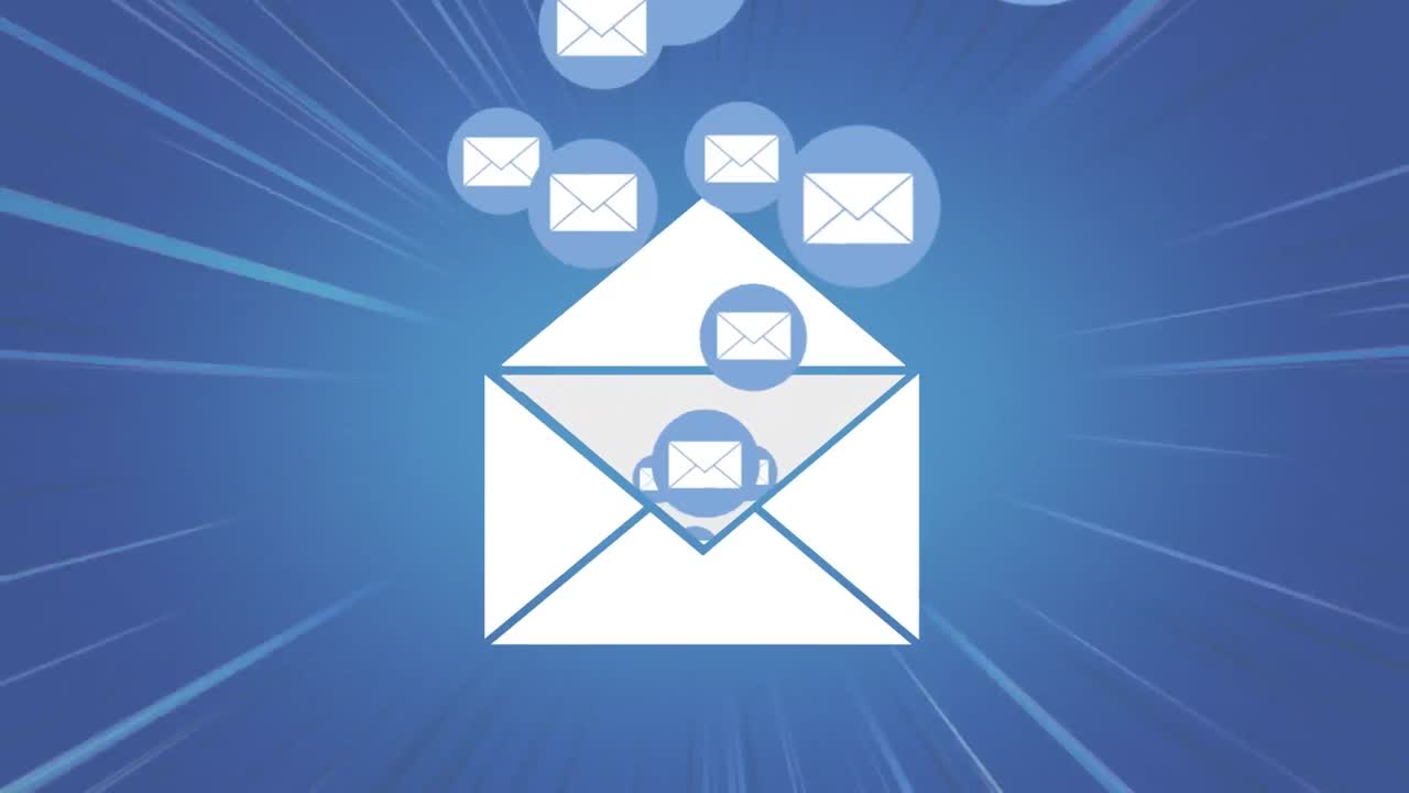 sobre blanco lleno de correos electrónicos