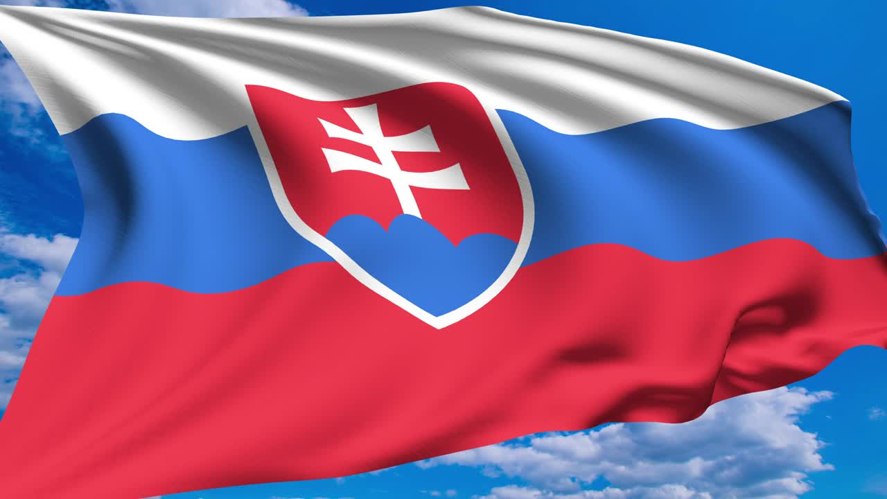 구름이 가득한 하늘을 배경으로 슬로바키아의 발 (알파 채널, 루프 가능)