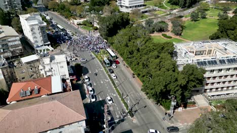 video 4k de protestas civiles en la ciudad de rehovot israel contra los cambios planeados del gobierno israelí al tribunal superior de justicia