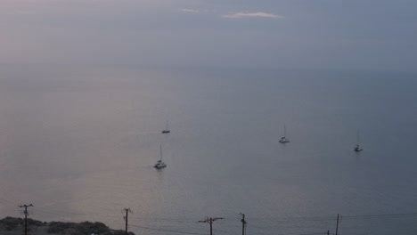 Santorini-sunset-yachts