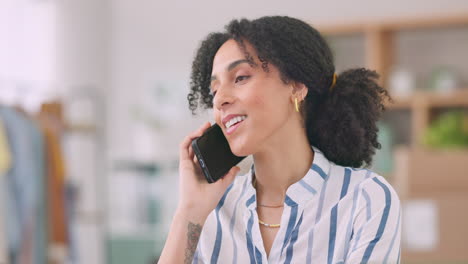 Llamada-Telefónica,-Mujer-O-Teléfono-Inteligente-Con-Redes