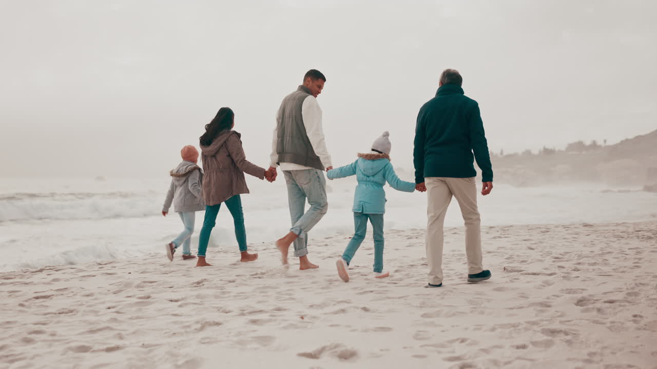 가족, 산책 및 할아버지와 할머니와 함께 아이들