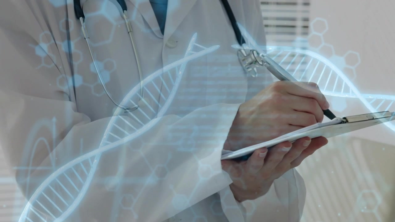 DNA olografico che appare, clinica che documenta dati genetici su un blocco note, registrando i risultati