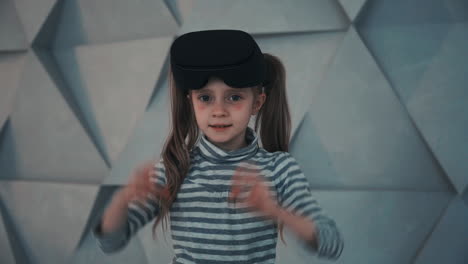 Child-Using-A-Vr-Headset-1